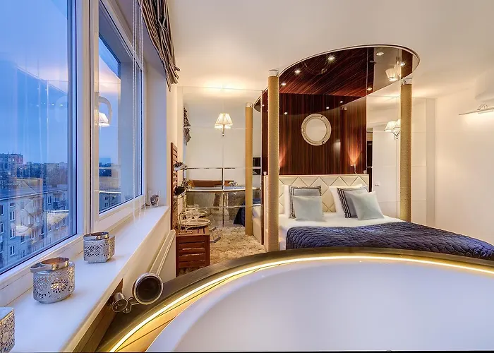June Street Spa Apartments